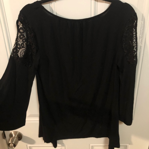 Small Bell Sleeve Shirt - Picture 7 of 7